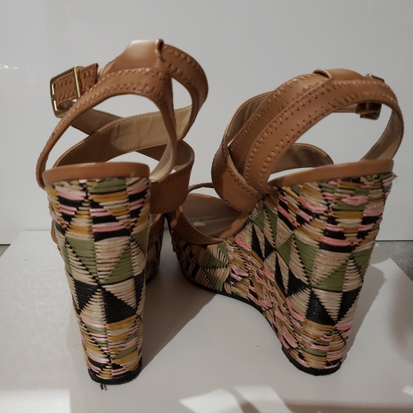 Wedge - Picture 3 of 3